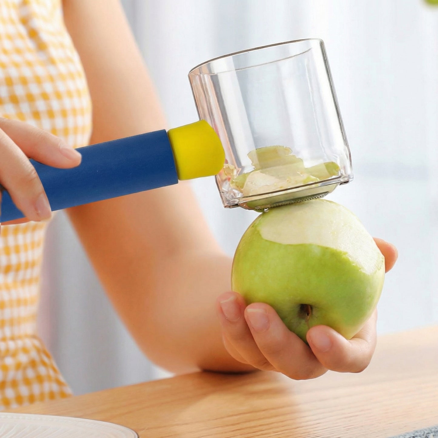 Curățător Multifuncțional din Oțel Inoxidabil pentru Bucătărie – cu Recipient pentru Colectarea Cojilor, Ergonomic, Rezistent la Rugină