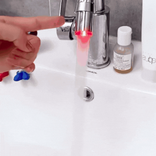 Cap de Robinet cu LED și Control de Temperatură