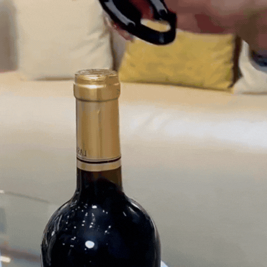 Dispozitiv de Deschidere a Sticlelor de Vin cu Desfăcător