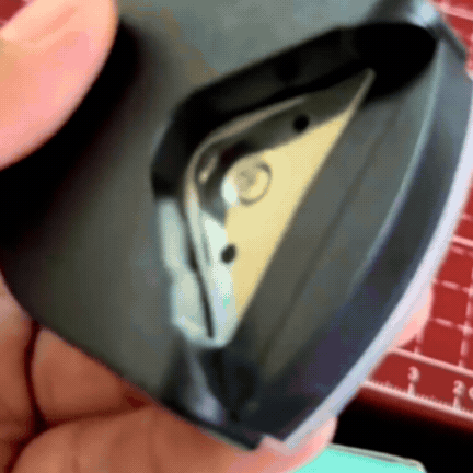 Tăietor de Colțuri cu Lamă Metalică pentru Hârtie