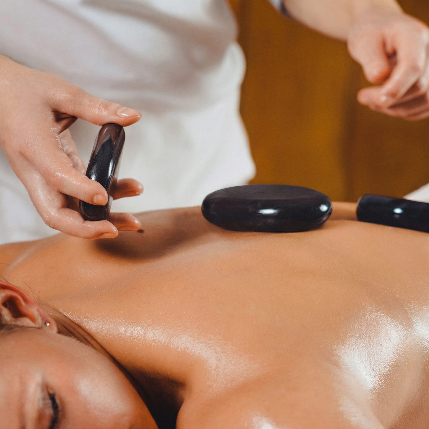 Pietre pentru Masaj din Bazalt – Set Profesional pentru Relaxare