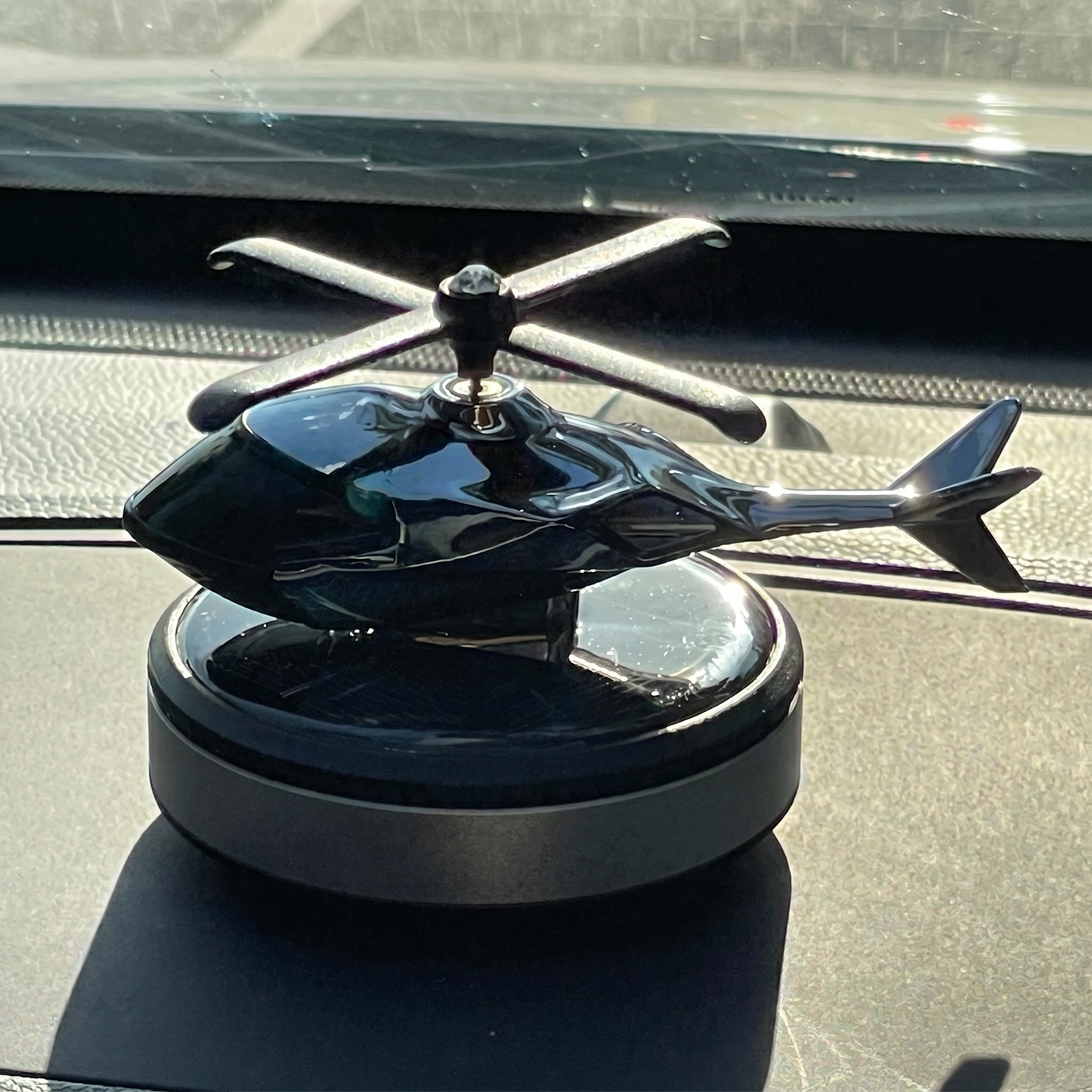 Difuzor de Parfum Auto cu Model de Elicopter