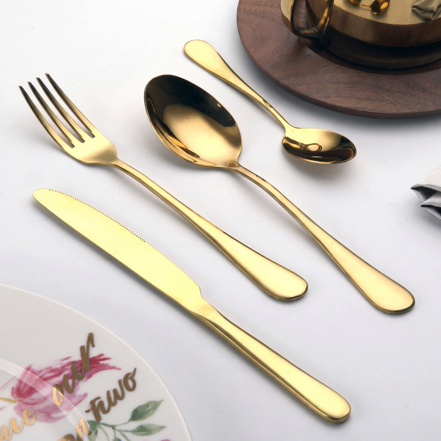 Set de 24 de Tacâmuri din Oțel cu Model Auriu