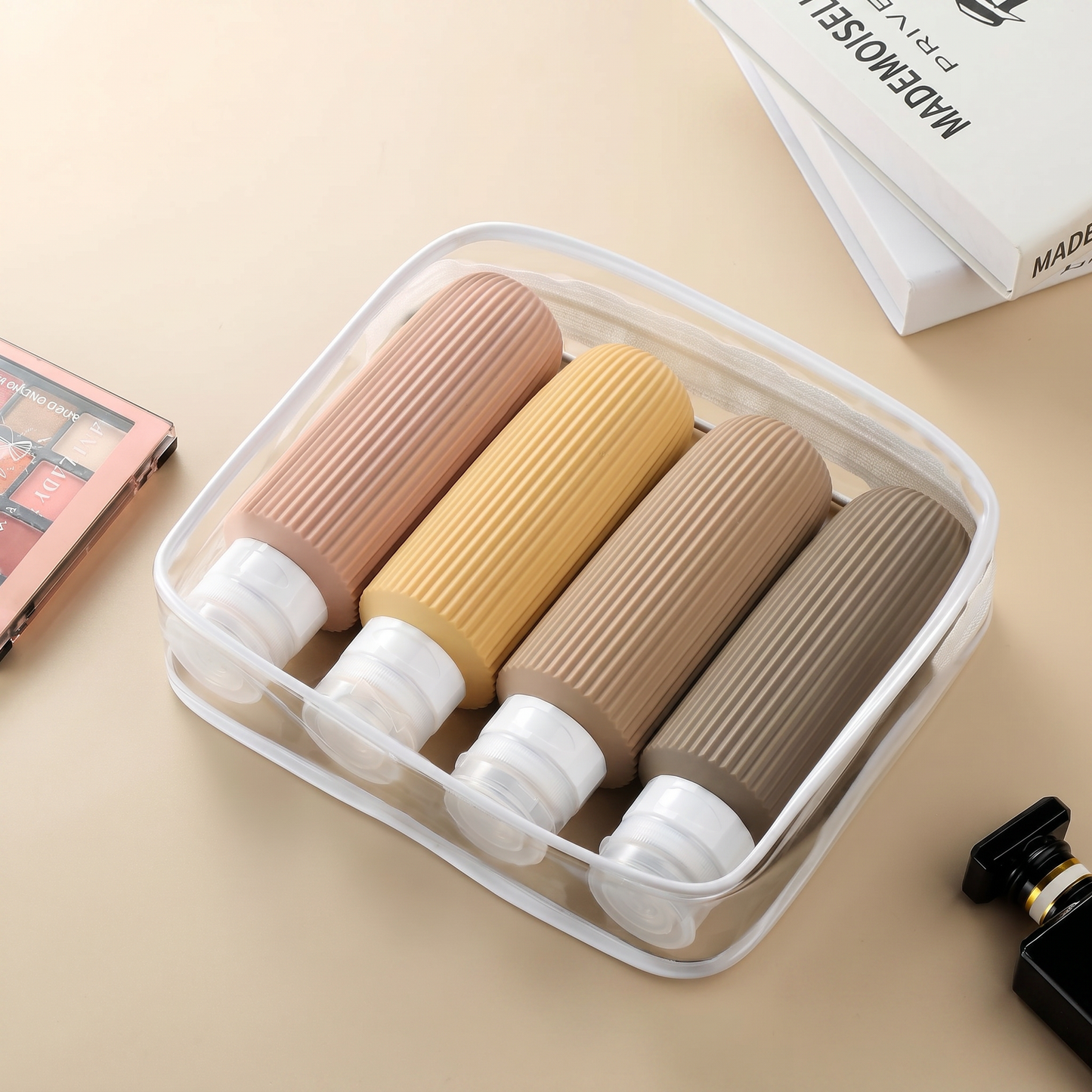 Set 4 Recipiente de Voiaj din Silicon Alimentar, Etanșe, cu Husă PVC