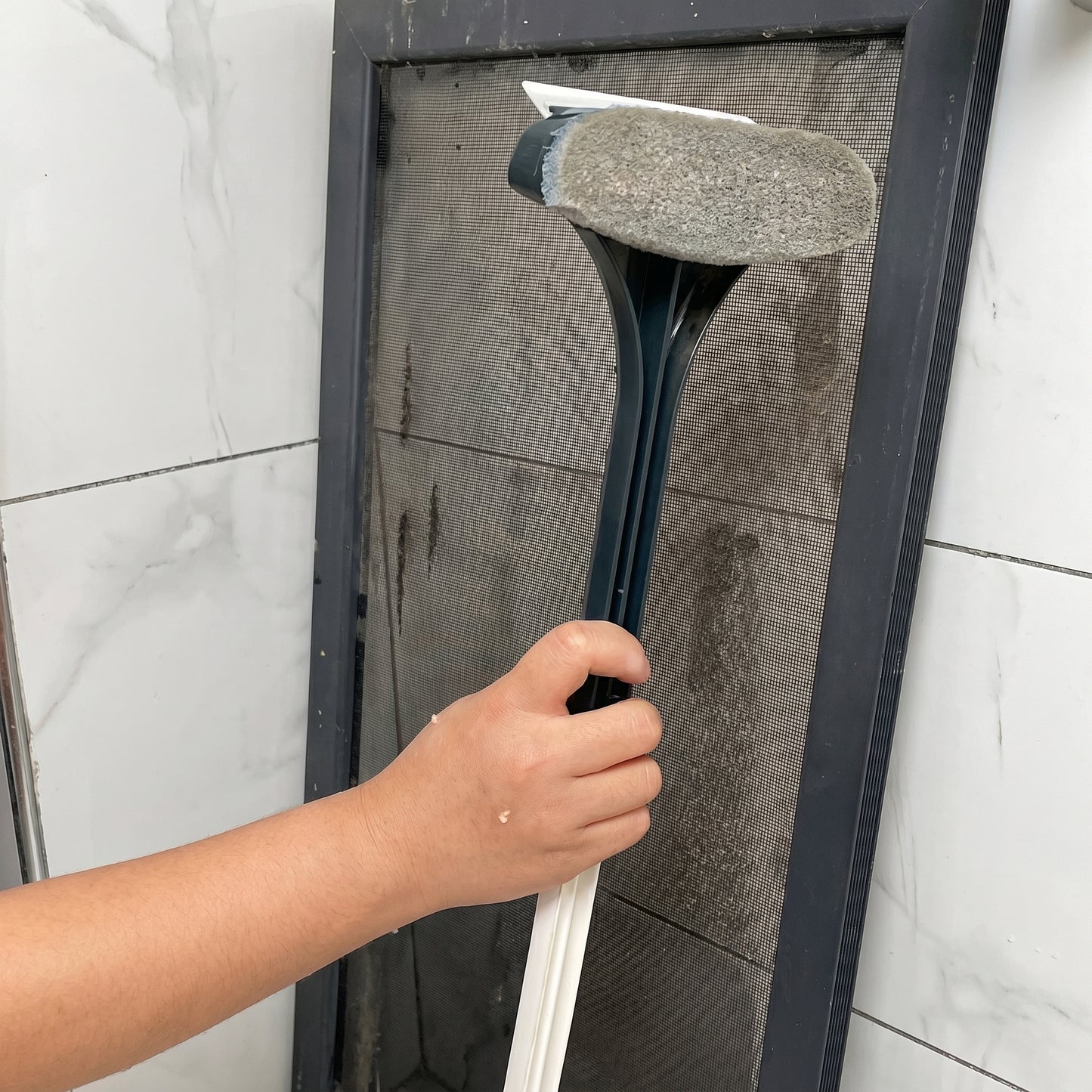 Curățător de Geamuri 2 în 1 cu Două fețe și Mâner Extensibil Ideal pentru Curățarea Geamurilor la Clădiri Înalte