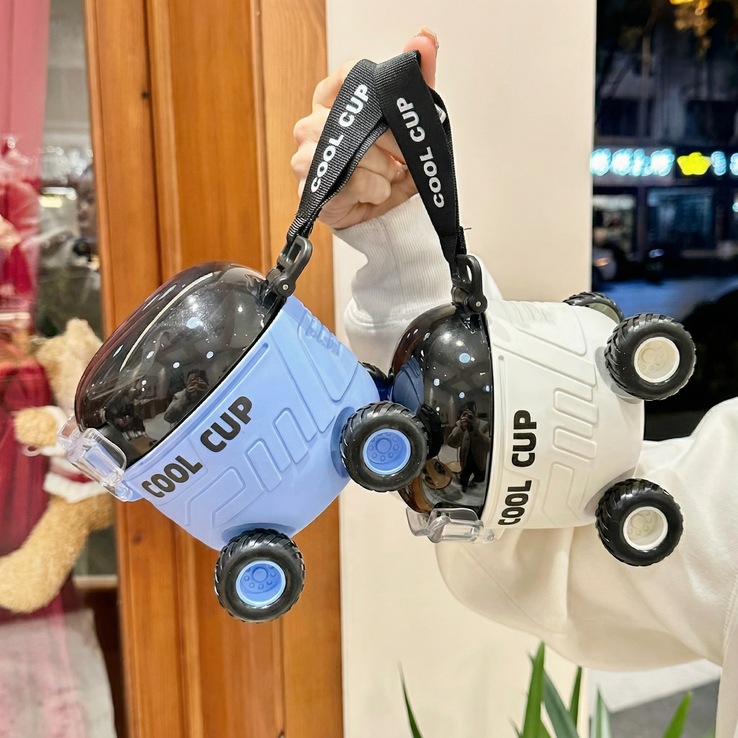 Cană de Apă Portabilă în Formă de Mașină