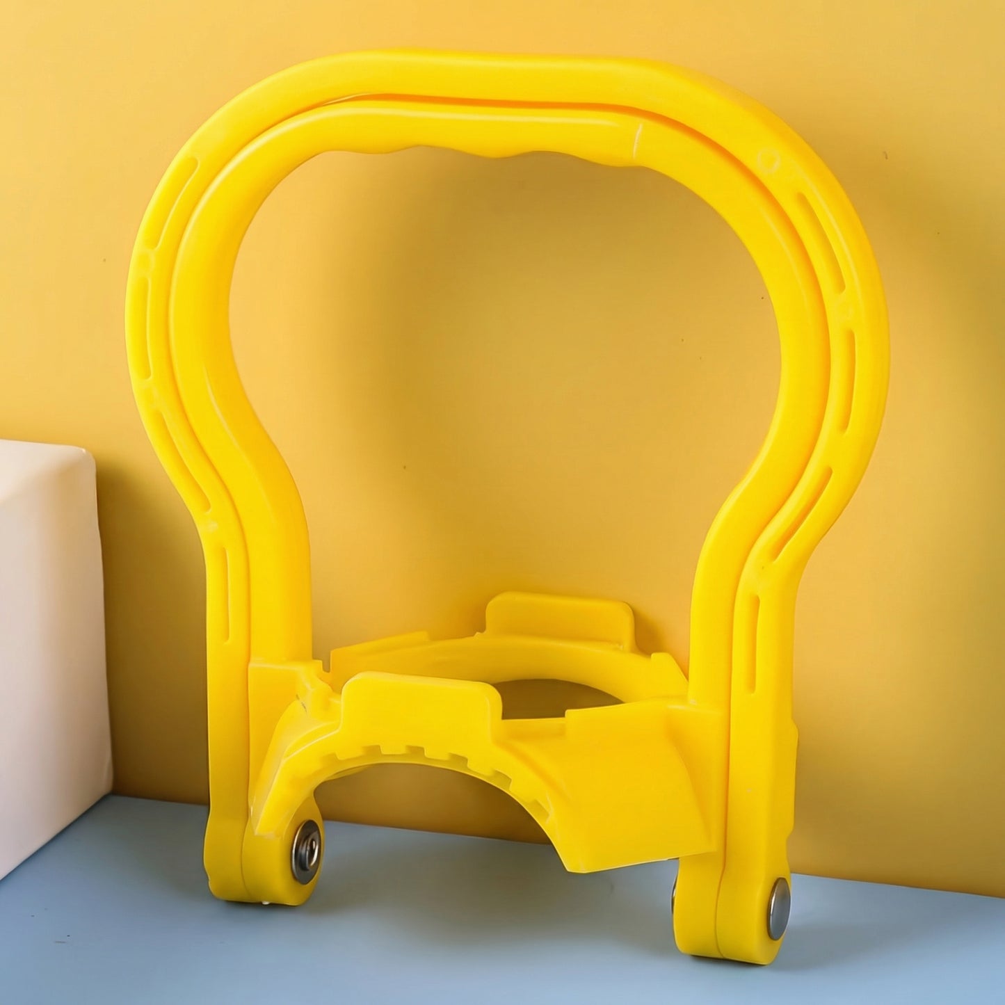 Suport Ergonomic pentru Sticle de Apă - Mâner Antiderapant și Rezistent pentru Ridicare și Transport Ușor