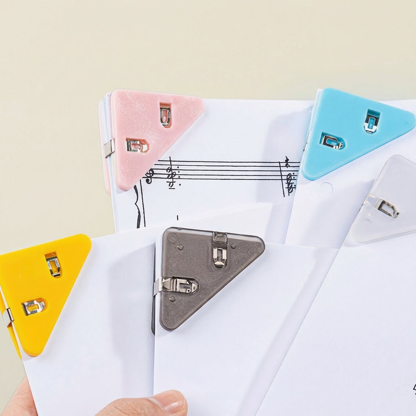 Set de 6 Cleme Triunghiulare Versatile pentru Organizarea Materialelor de Studiu