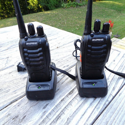 Set de 2 Stații Radio cu Acumulator Reîncărcabil