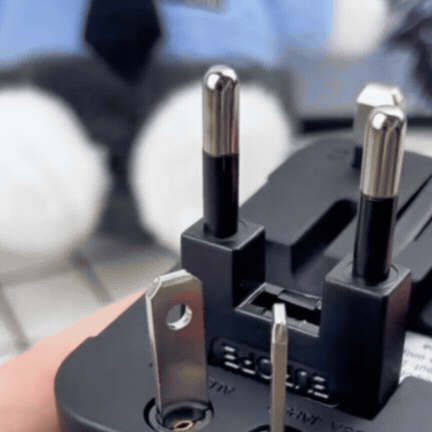 Triplu Ștecher Rotativ 180°
