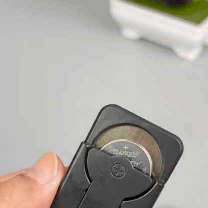 Încărcător cu Clips pentru Baterii Tip Pastilă