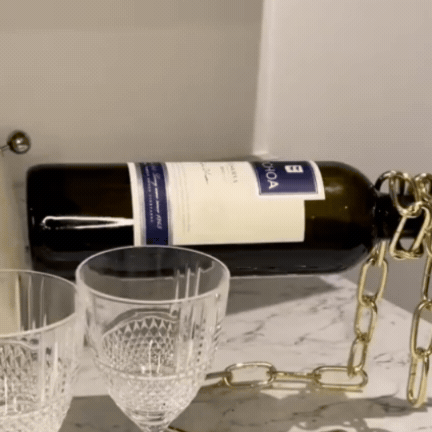 Suport pentru Sticlă de Vin în Formă de Lanț